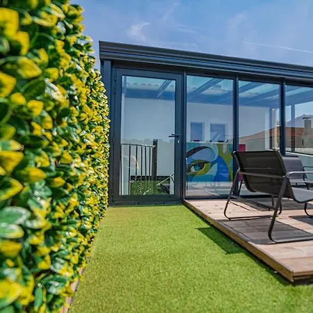 Villa Playroom Xxl Loft Avec Espace Terrasse Vue Sur Les Toits Salle De Jeux Pour Adultes Centre 10 Min De St Emilion Proche Bordeaux *