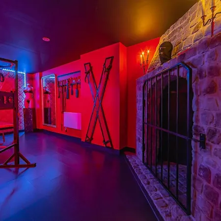 Playroom Xxl Loft Avec Espace Terrasse Vue Sur Les Toits Salle De Jeux Pour Adultes Centre 10 Min De St Emilion Proche Bordeaux